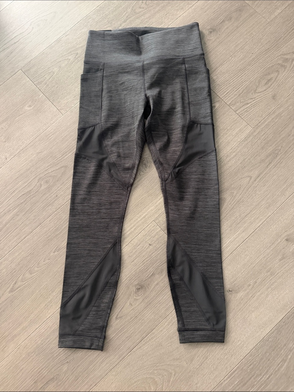 High-Rise Women’s Performance Leggings in Charcoal Gray